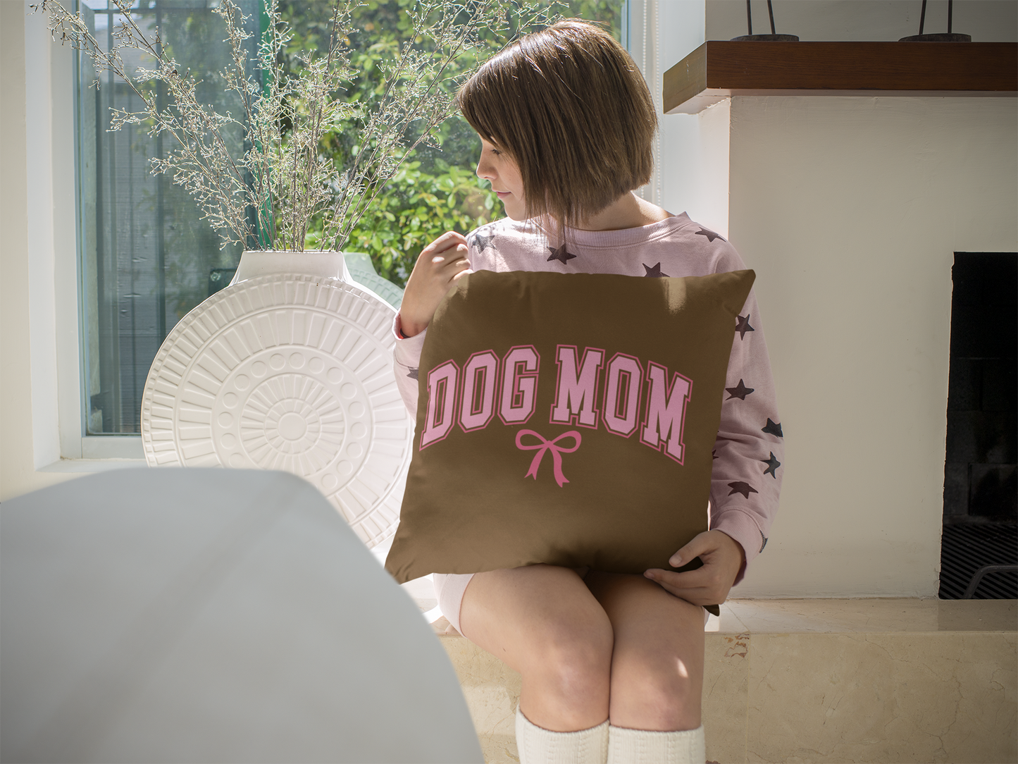 Dog Mom Pillow – Cozy Gift for Proud Dog Moms & Pet Lovers